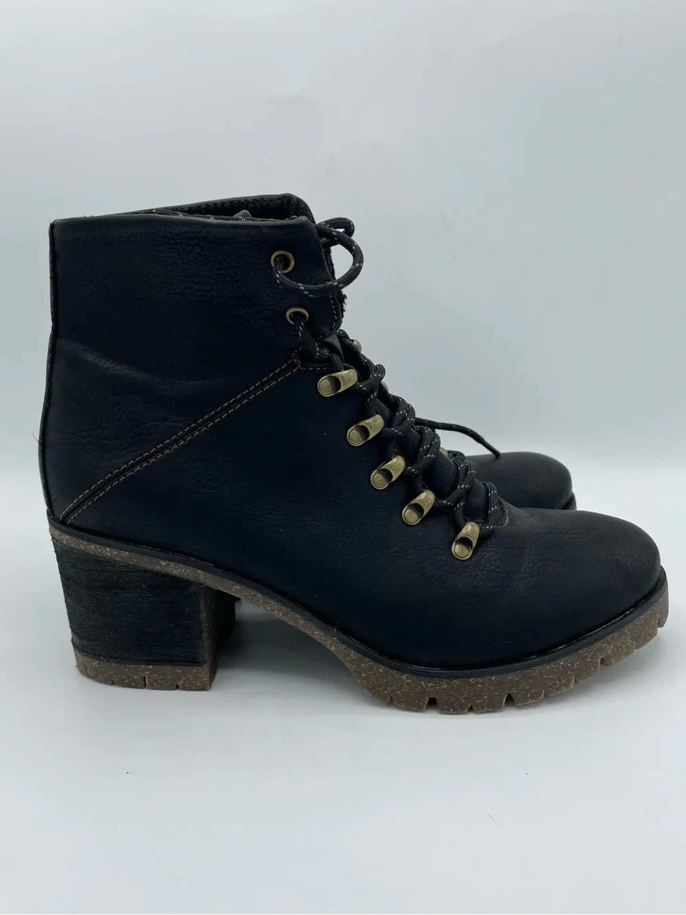 Korks by Kork-Ease Erica Black Lace-Up Hiker Combat Lug Heel Ankle Boots.